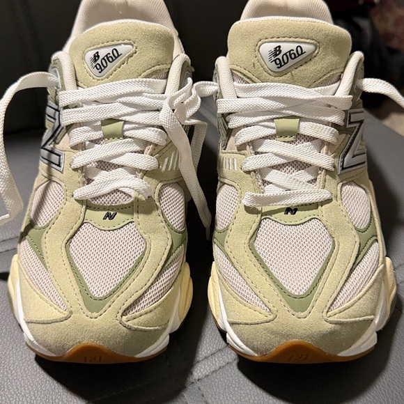 New Balance 9060s - Picture 2 of 6